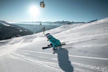 Alpine skis