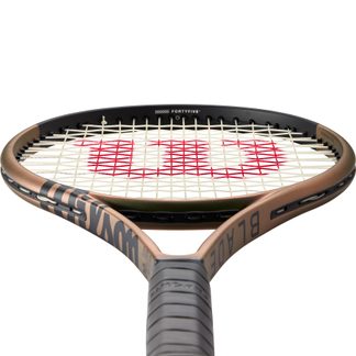 Blade 100UL v8 Tennis Racket strung 2021 (265gr.)