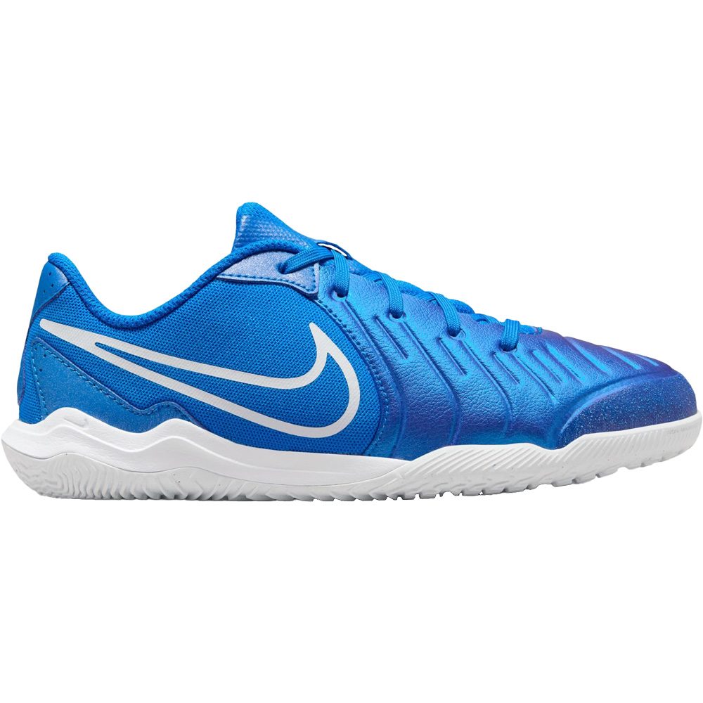 Sport academy shoes store