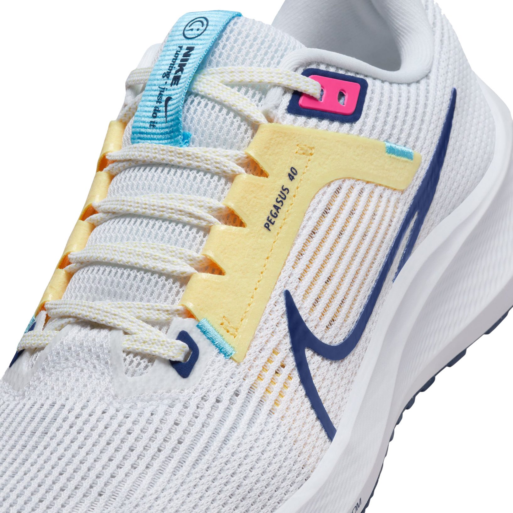 Nike - Pegasus 40 Running Shoes Women white