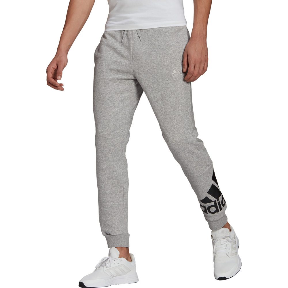 adidas - Essentials Fleece Logo Jogginghose Herren heather black kaufen im Sport Bittl Shop