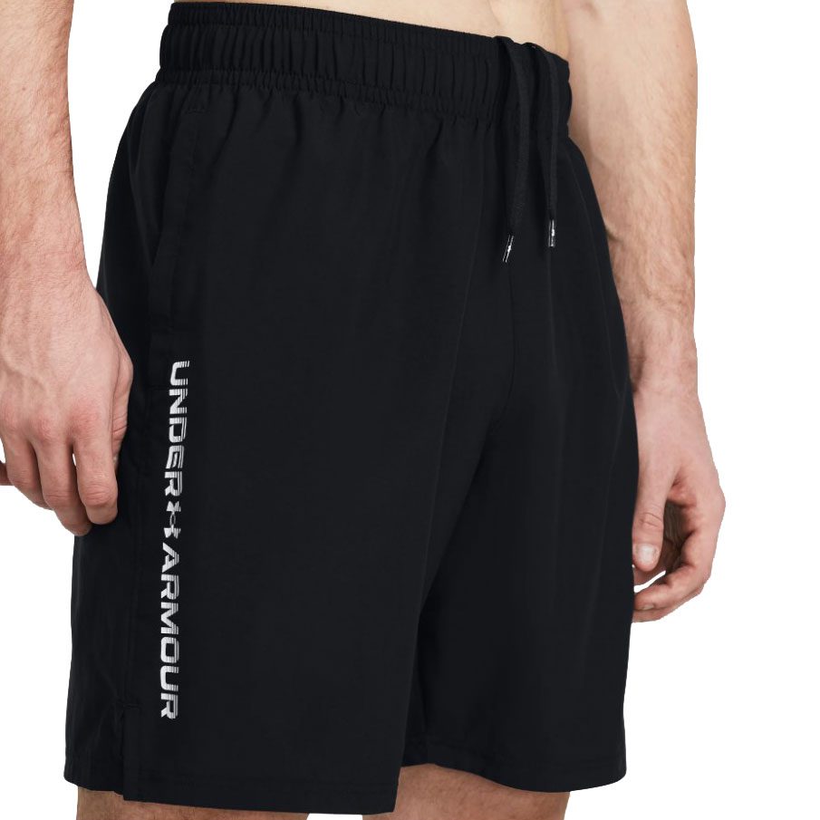 Under Armour Woven Shorts Men black at Sport Bittl Shop
